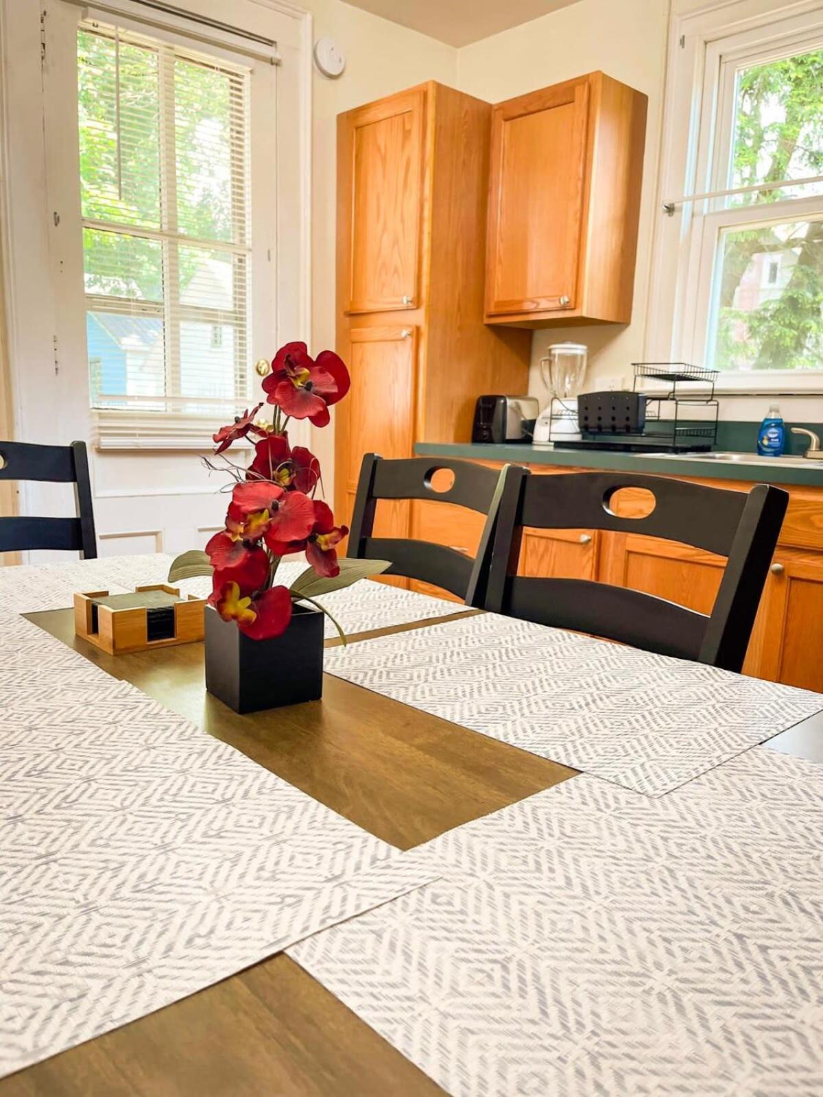 After The Game Apt 2 All Star Baseball Rentals Oneonta Bagian luar foto
